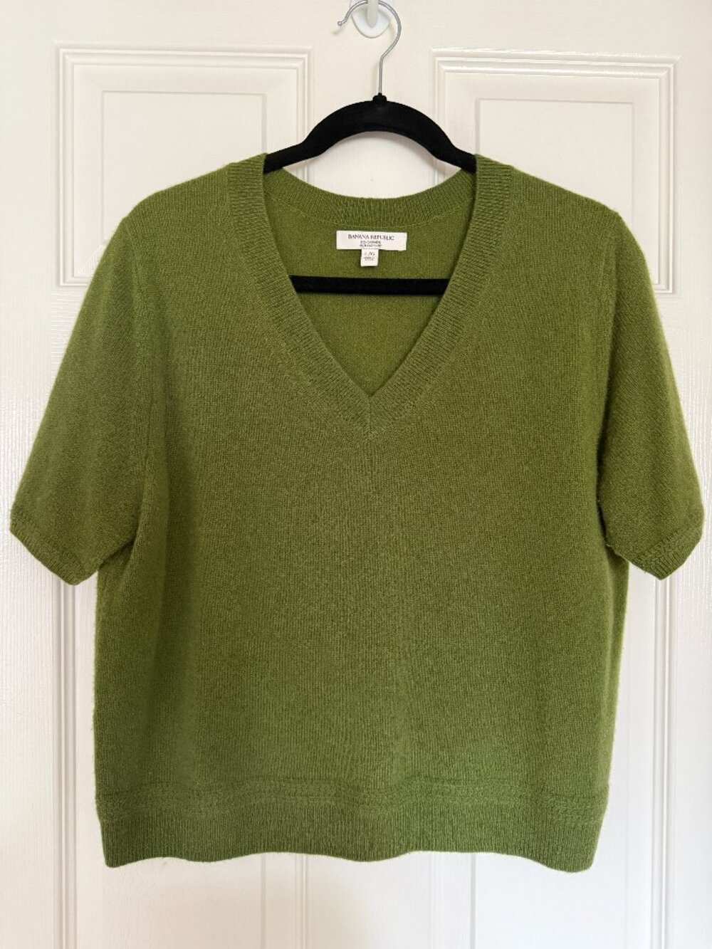 Banana Republic Lightweight Cashmere V-Neck Short-Sleeve Sweater